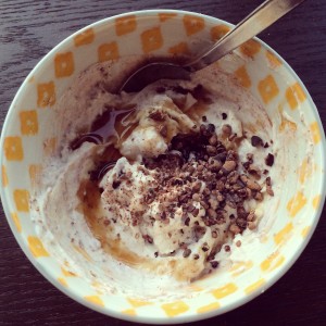 yogurt with maple syrup 