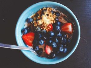 yogurt with berries 