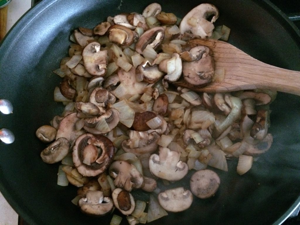 IMG 2317 1 1024x768 - Easy Side: Sauteed Mushrooms and Onion