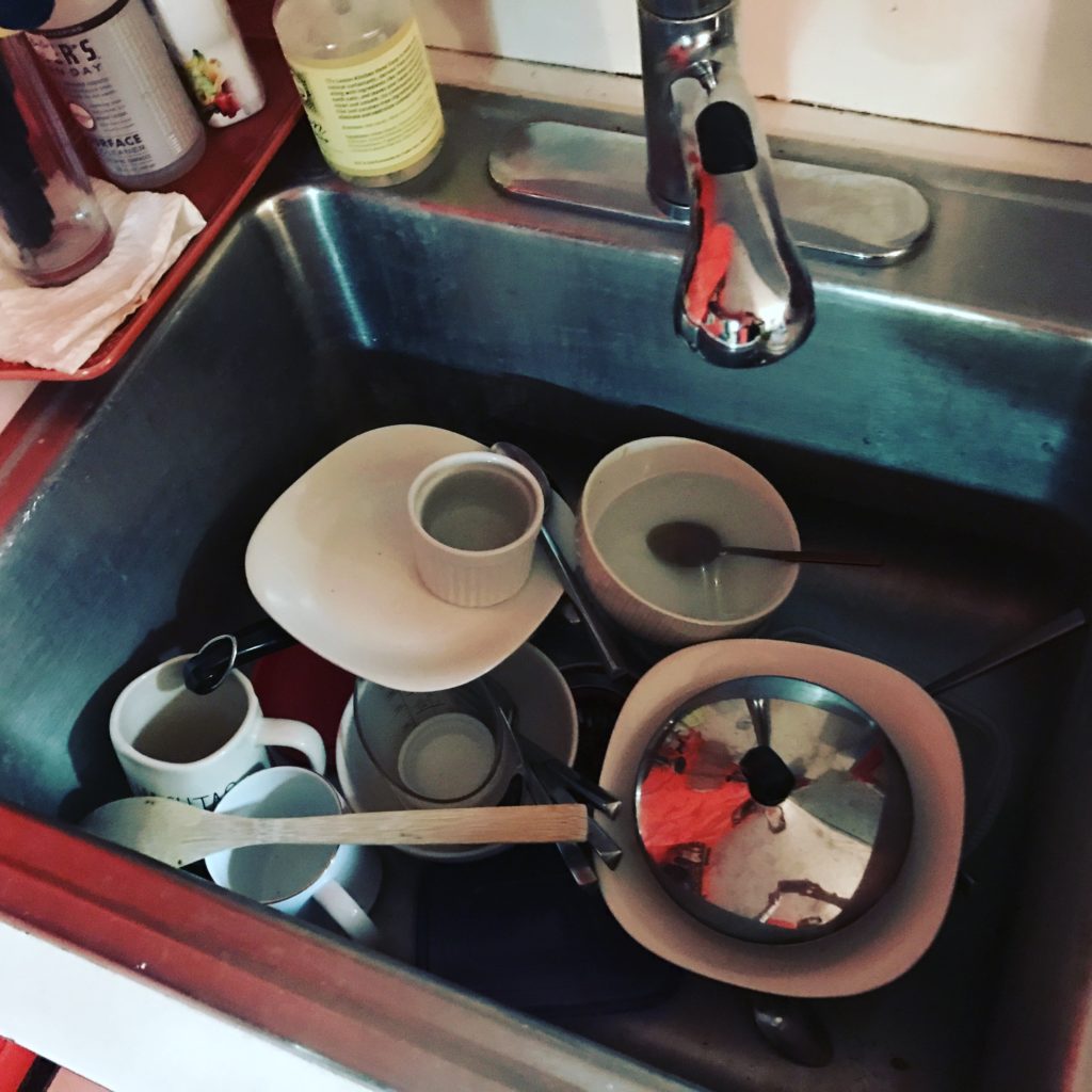 dishes-in-sink 