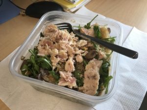 desk-lunch-tuna