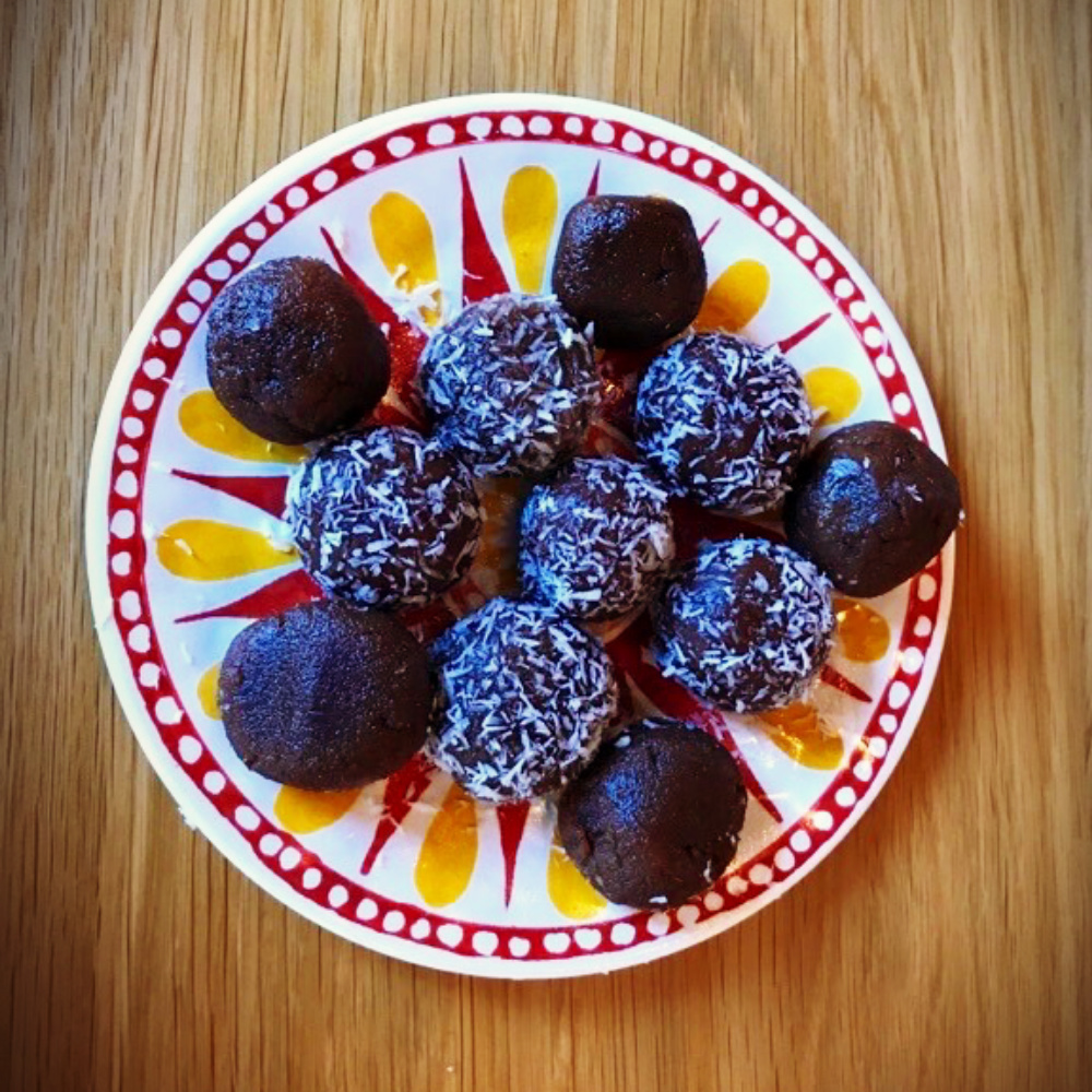SquareSuperfoodTruffles - These Superfood Truffles Are the Perfect Easy Snack or Dessert