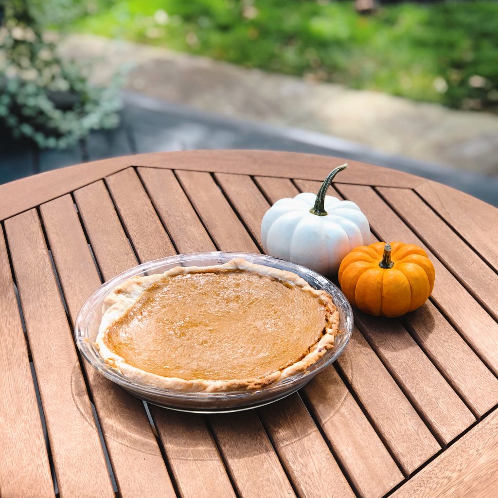 pumpkin-pie-and-pumpkins